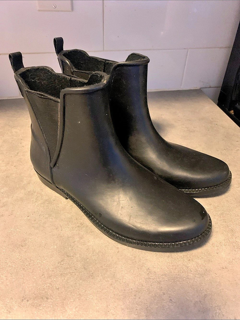 London Fog Lonnie II Black Chelsea Rain Boots Size 8